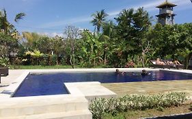 Taman Lily'S Hotel